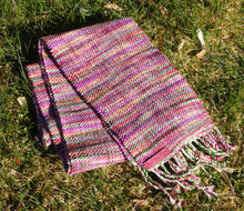 Load image into Gallery viewer, Pink Handwoven Scarf in wool 
