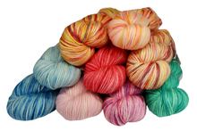 Load image into Gallery viewer, chunky superwash merino yarn
