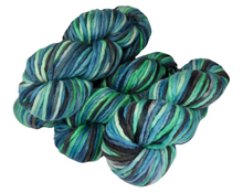 Load image into Gallery viewer, Hand Dyed Super Bulky Merino Wool (non-superwash) Single
