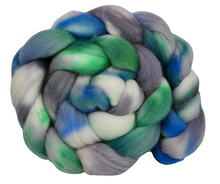 Load image into Gallery viewer, Hand Dyed Merino Top / 136g / Braid for Spinning - *NEW
