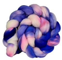 Load image into Gallery viewer, Hand Dyed Merino Top / 132g / Braid for Spinning
