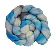 Load image into Gallery viewer, Hand Dyed Merino Top / 151g / Braid for Spinning

