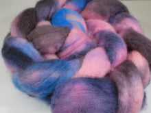 Load image into Gallery viewer, Hand Dyed BFL Top 116g (Blue Faced Leicester) / Braid for Spinning
