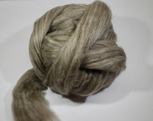 Load image into Gallery viewer, Oatmeal BFL (Blue Faced Leicester) Wool Top  -  100g
