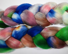 Load image into Gallery viewer, Hand Dyed Merino Top / 141g / Braid for Spinning
