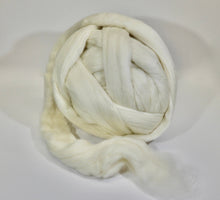 Load image into Gallery viewer, Superfine Merino Wool Top  -  100g - For spinning - 18.5 micron - BACK IN STOCK
