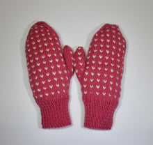 Load image into Gallery viewer, Hand Knit Thrum Mittens in Wool - SALMON PINK - Ladies Medium/Large (Men&#39;s Medium)
