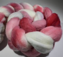 Load image into Gallery viewer, Hand Dyed Merino Top / 99g / Braid for Spinning
